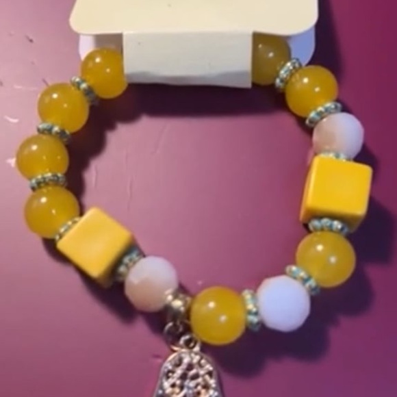 D’Bello Accessories Yellow and Gold Beaded Bracelet with Hamsa Hand Charm - Picture 5 of 12